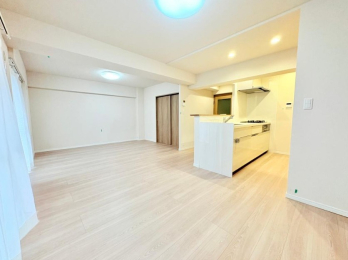 ���r���O -