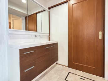 ���ʑ�E���ʏ� -