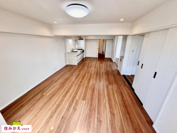 ���r���O �ؖڒ��̃t���[�����O�͎Չ����̂���A���i���Ȃ��̂��g�p���Ă���܂��B�L�X�Ƃ���LDK�͂��Ƒ��̌e����ƂȂ�ł��傤�B