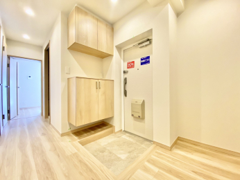  �V���[�Y�N���[�[�b�g�t����