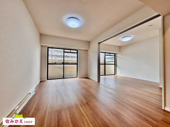  �ؖڒ��̃t���[�����O�͎Չ����̂���A
���i���Ȃ��̂��g�p���Ă���܂��B
�L�X�Ƃ���LDK�͂��Ƒ��̌e����ƂȂ�ł��傤�B