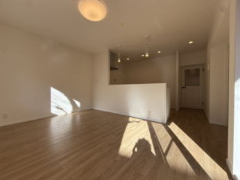 ���r���O -