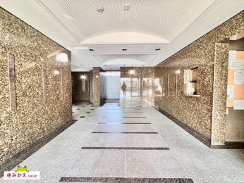 �G���g�����X -