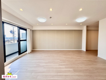 ���r���O -