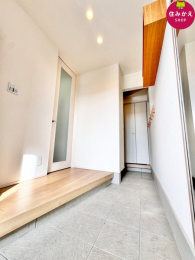  �z�[�����΂߂ɍ���Ă��邱�ƂŁA��Ԃ��L�������邿����Ƃ����H�v�̂��錺�ցB