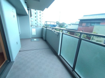 �o���R�j�[ -