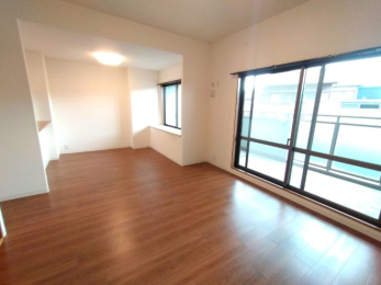 ���r���O -