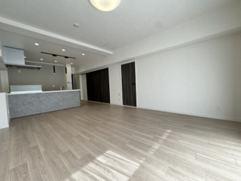 ���r���O -