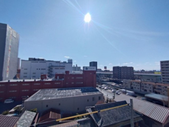 �Z�˂���̒��]�ʐ^ -