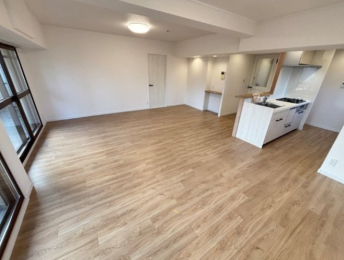 ���r���O -