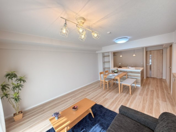 ���r���O -