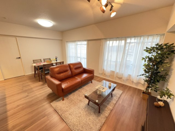 ���r���O -