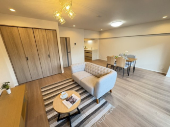 ���r���O -