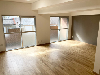 ���r���O -