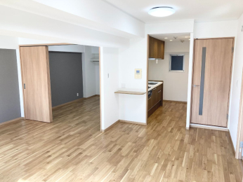 ���r���O -