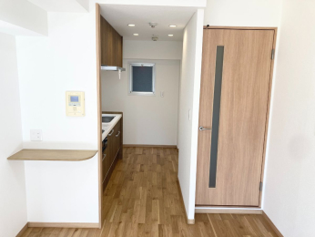 ���r���O -