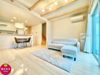  �������̓t���A�R�[�e�B���O������Ă�������Y��ȏ�Ԃł��B