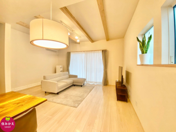 ���r���O -