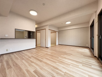 ���r���O -