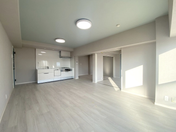 ���r���O -