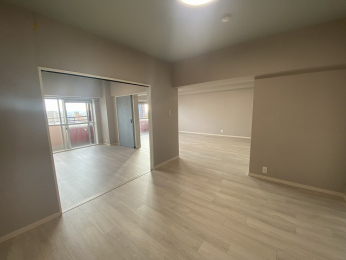 ���r���O -