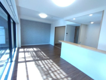 ���r���O -