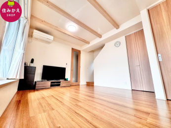  �������V�䂪��Ԃɗ��̊������o���閾�邢���r���O�B�傫�ȑ����玩�R�����������݁A�ؖڃt���[�����O�������肠��Z��Ԃ��ʂ�܂��B