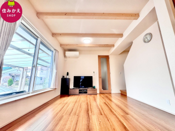  �ؖڂ̏��Ɨ������a���������݂��郊�r���O��ԁB