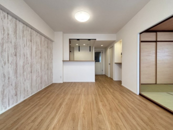 ���r���O -