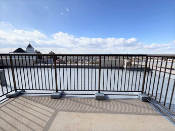 �o���R�j�[ -