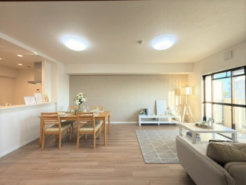 ���r���O -