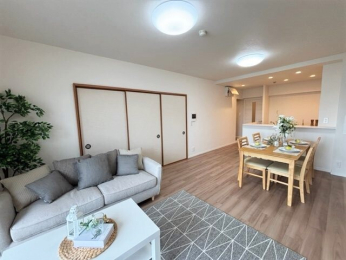 ���r���O -