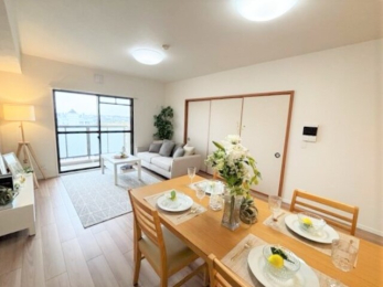 ���r���O -