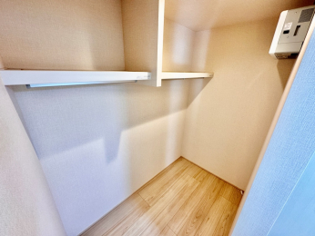  �{�����͎��[�ʖL�x�ȃE�H�[�N�C���N���[�[�b�g��݂��Ă���܂��B
�m����G�߂��ƕς��ו��A���Ƒ��\���̕ω��ɂ��_��ɑΉ����������܂��B
���n�ɂĂ��Ђ������������܂��I